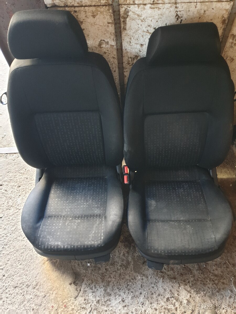 Rozpredam Golf 4 1,6 benzin 74kw - 16