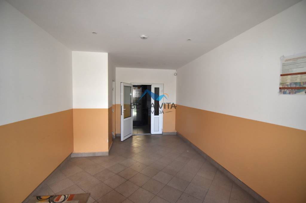 EXKLUZÍVNE Priestranný 2-izbový byt s balkónom v centre Gala - 16