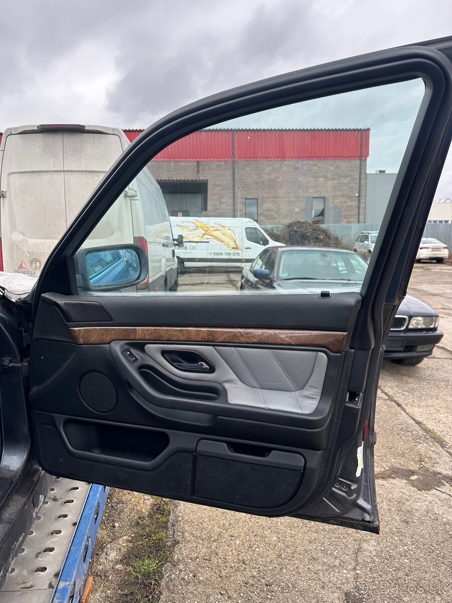 Rozpredam BMW e38 725tds - 16