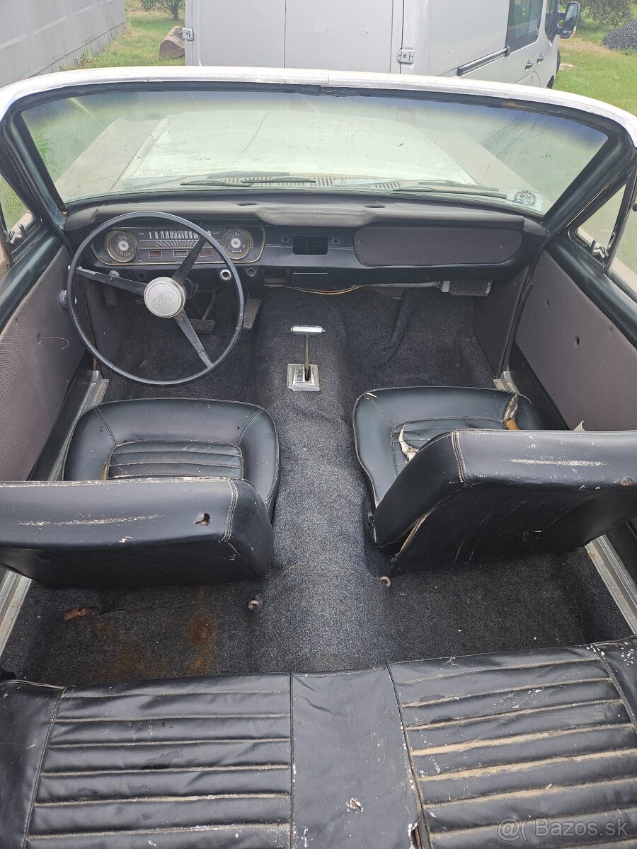 Ford Mustang V8 Cabriolet - 16