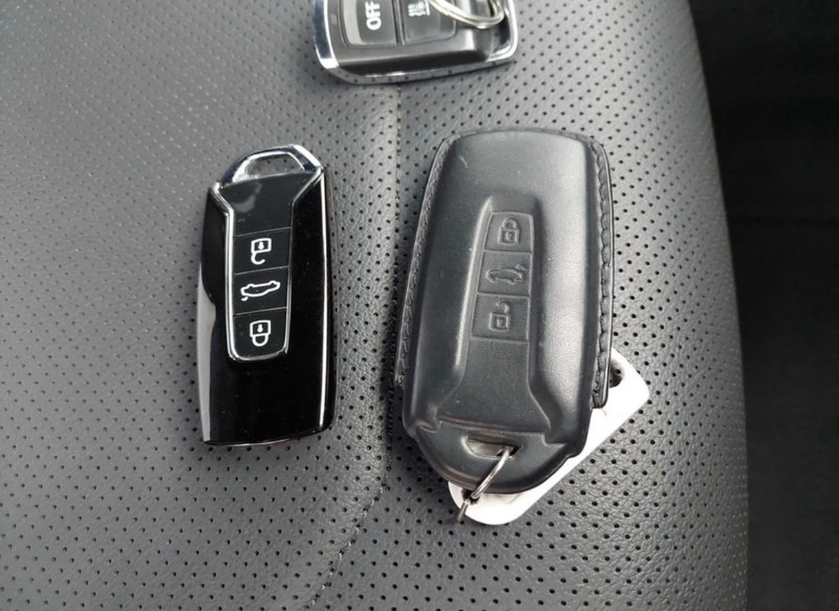 Volkswagen Touareg 3.0 V6 TDI R-Line 4Motion /vzduch +webast - 16