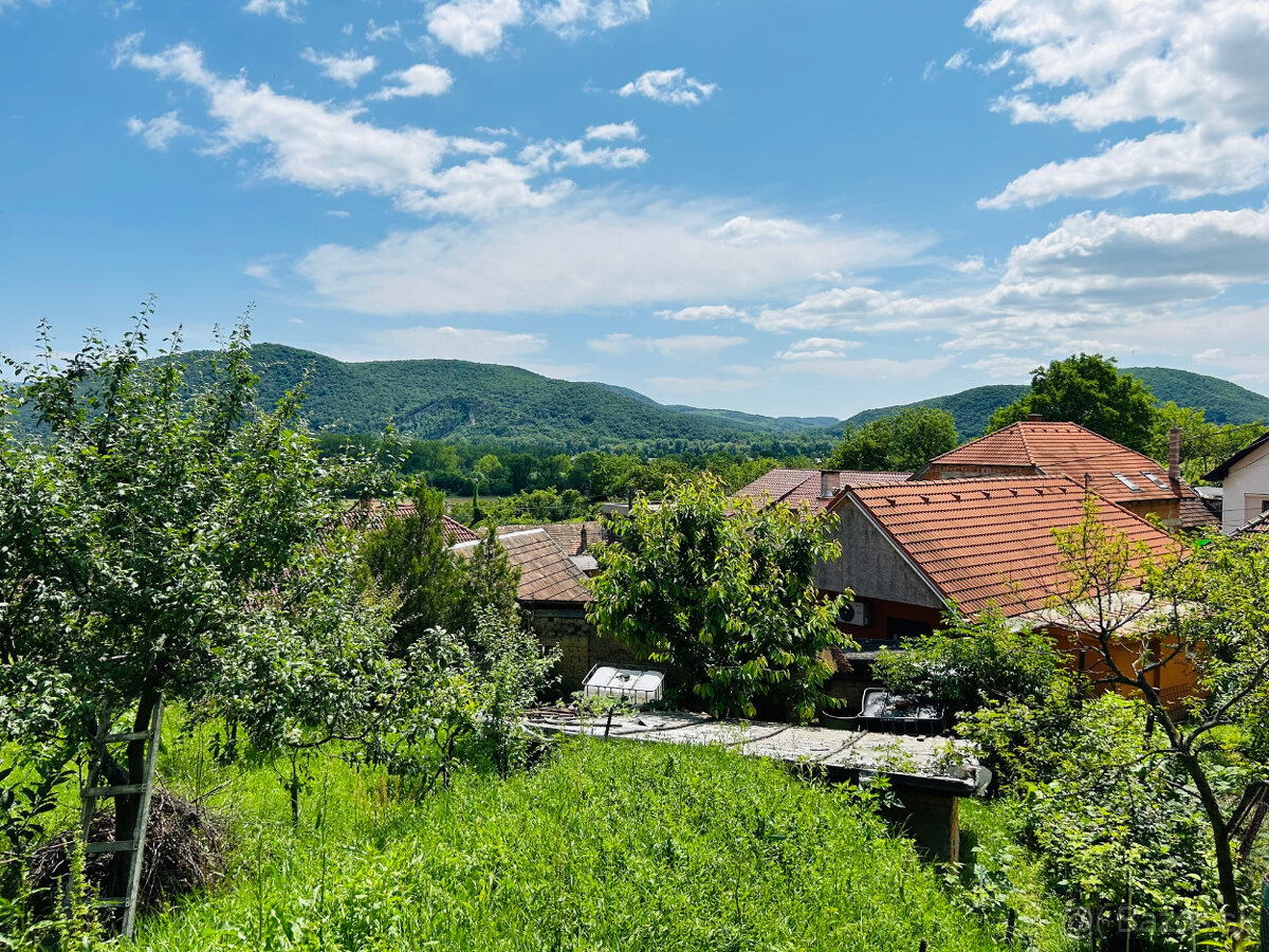 Na predaj 5-izb.dom s PEKNÝM VÝHĽADOM cca 15min.od Štúrova - 16