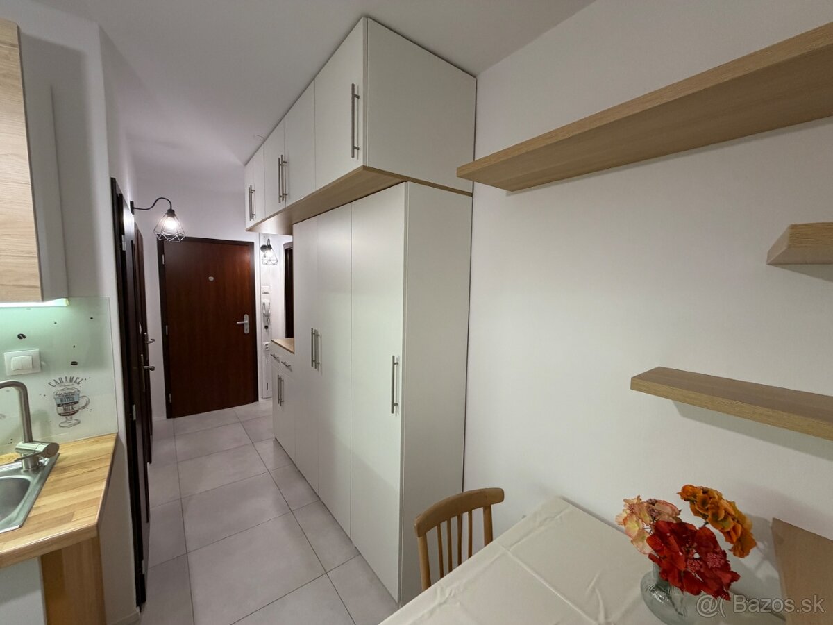 Prenájom 1-izbového bytu, Michalovce – Stráňany, 32 m² - 16