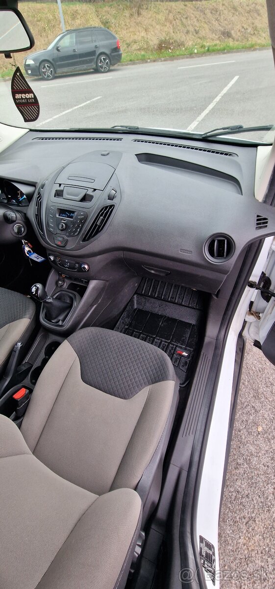 Ford Tourneo Courier - 16