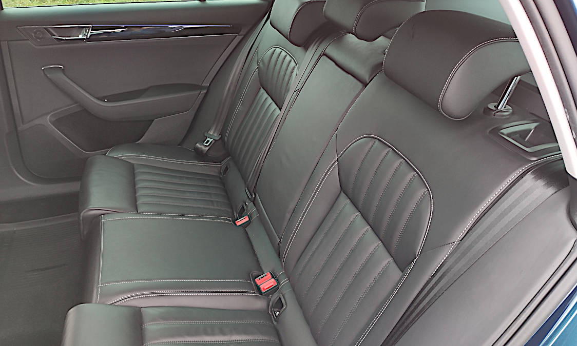 Škoda Superb IV kombi PHEV L&K - 16