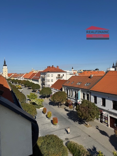 Na predaj veľký 3 - izbový byt na Hlavnej ulici v Trnave - 16