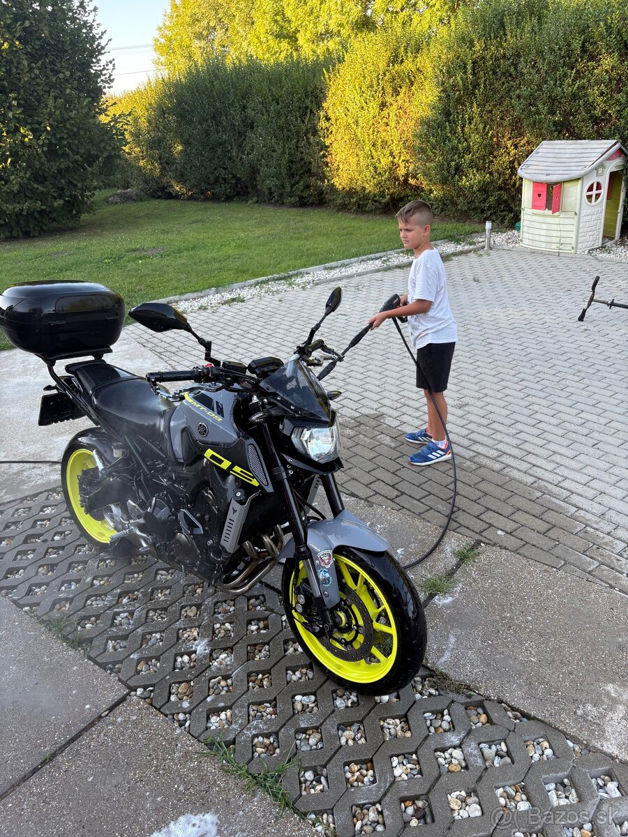 Yamaha MT 09 (2016) - 16