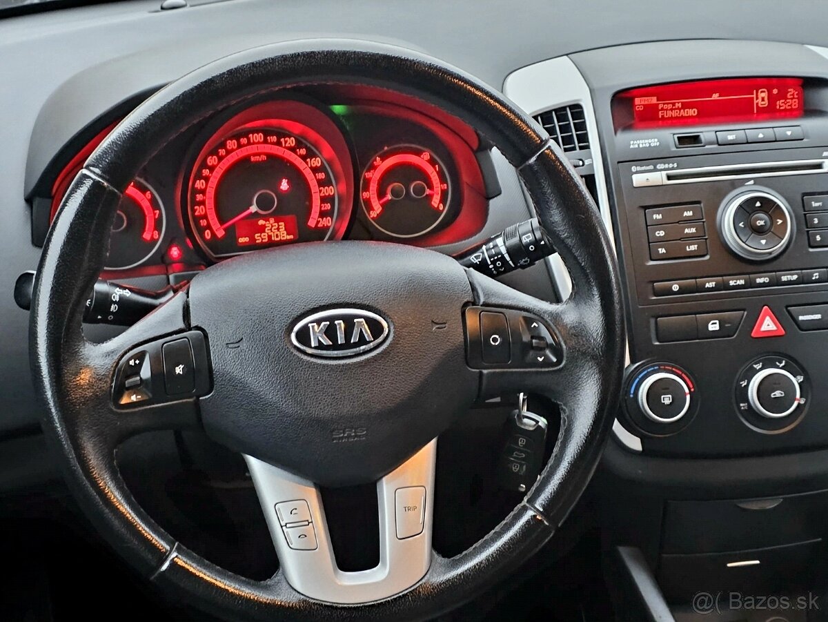 Kia Ceed SW • 1.4i • Facelift 2011 • 59 tisíc KM • Nová STK - 16