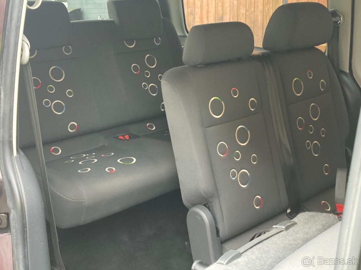 Volkswagen Caddy Maxi 2.0TDi 7 míst - 16