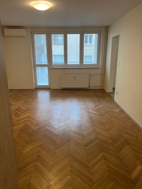 Zrekonštruovaný 3 izb. byt, MEDENÁ ul. - 16