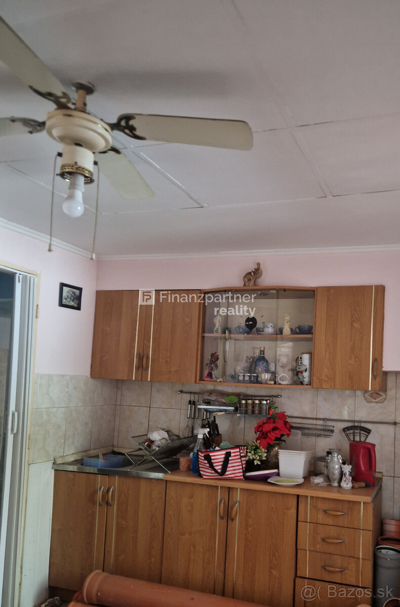 (F156-12-REMAE)Dva rodinné domy na jednom pozemku Tomášikovo - 16