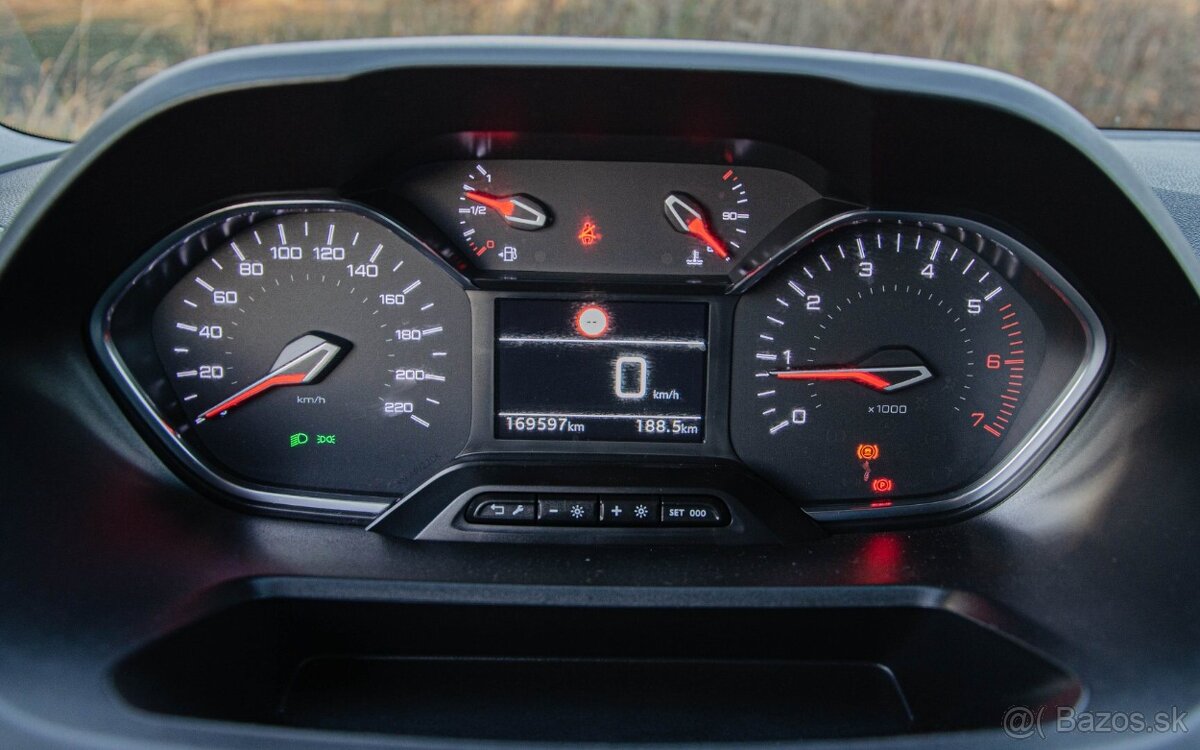 Peugeot Rifter 1.5 BlueHDi 130k Allure - 16