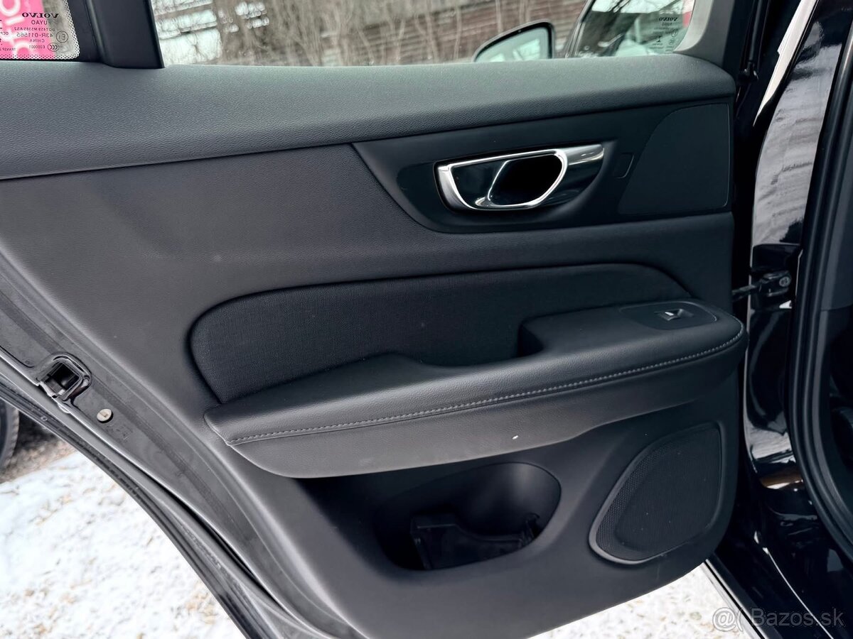 Volvo V60 D4 Momentum Pro AWD A/T - 16