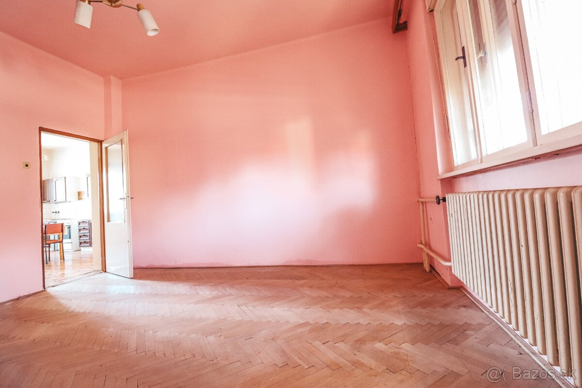 Rodinný dom s veľkým pozemkom v obci Vrakúň - 16