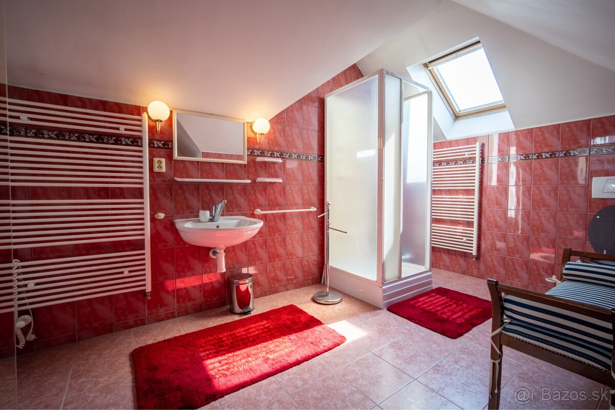 Predám 6 izbový dom 300 m² pozemkom 1 350 m² Bernolákovo - 16