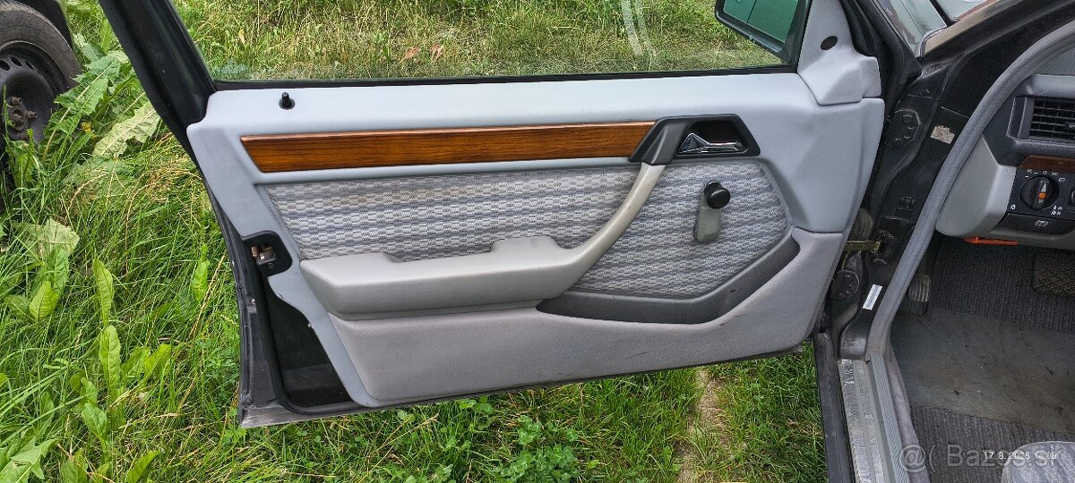 Mercedes W124 230E - 16