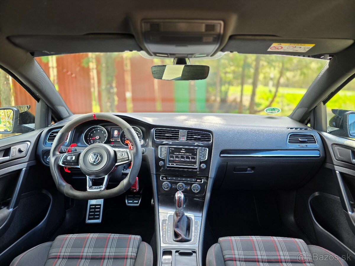 VW Golf 2.0 GTI DSG Performance - 16