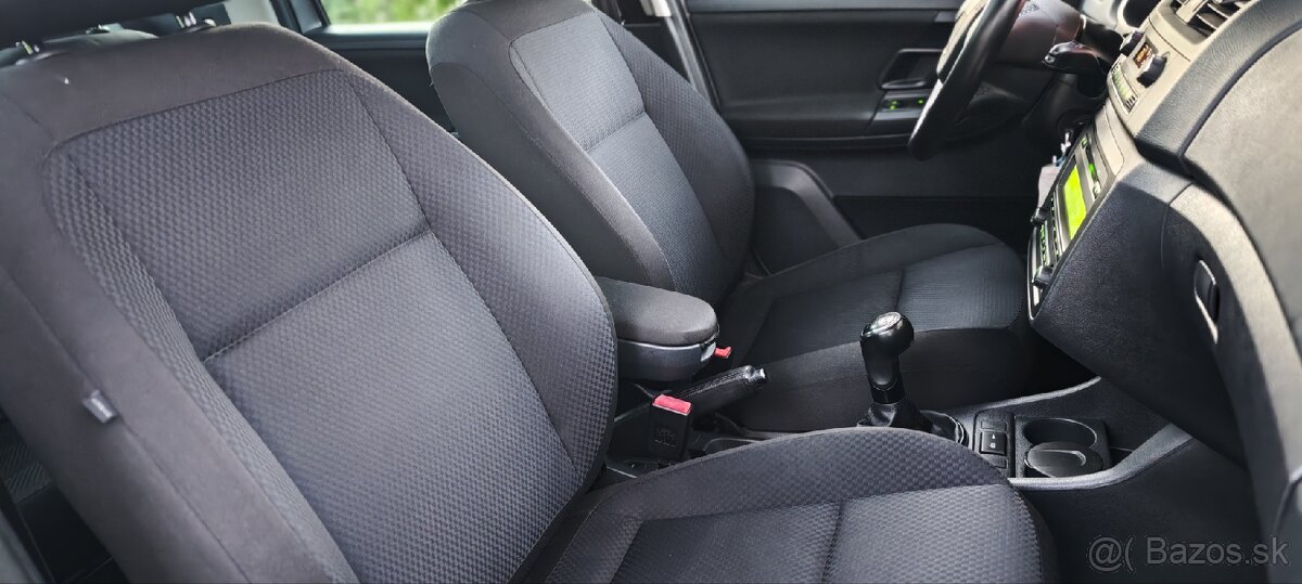 Škoda Roomster Scout 1.6 TDi Elegance - 16