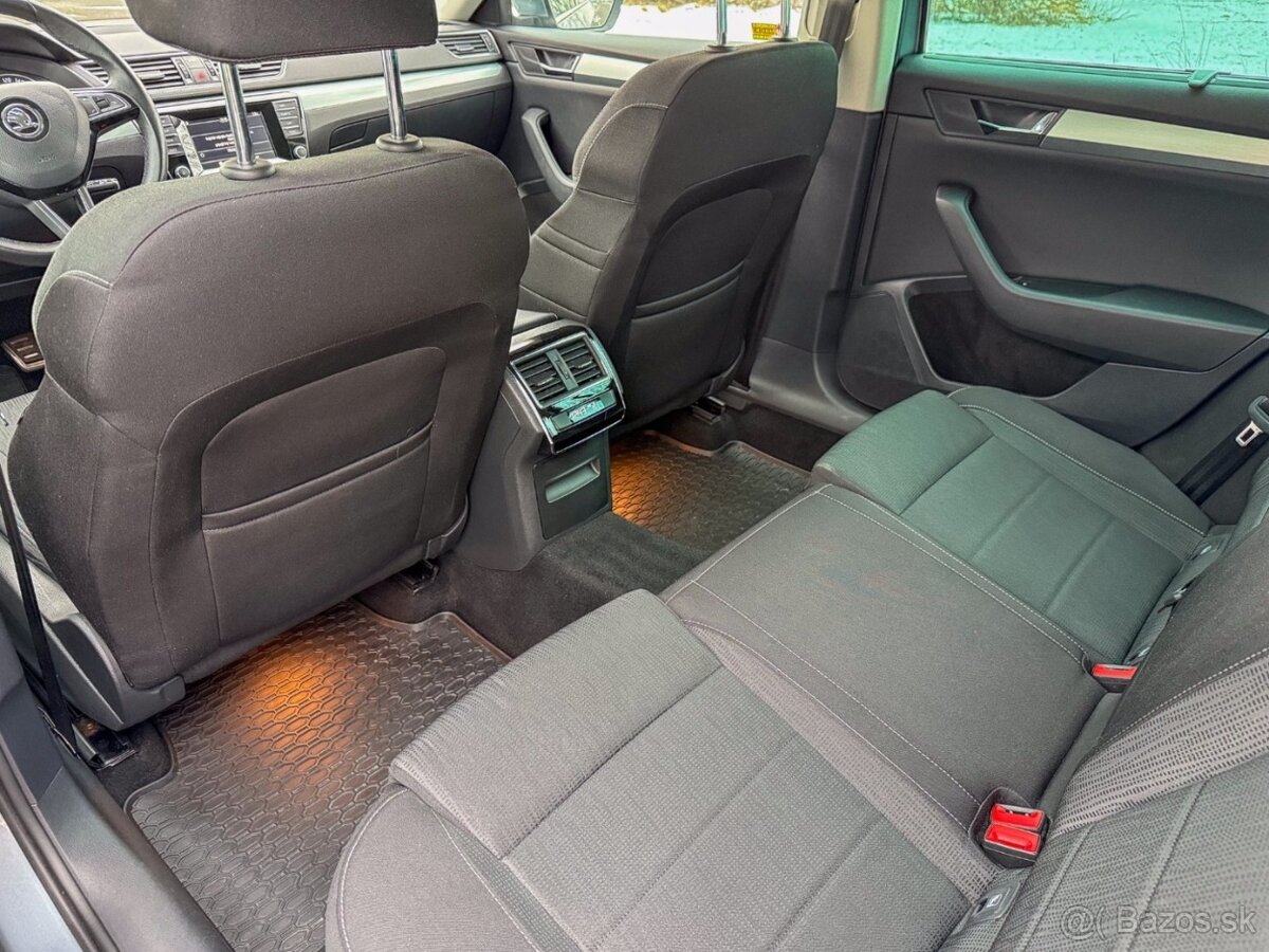 Škoda Superb Combi 1.6 TDI Ambition DSG - 16