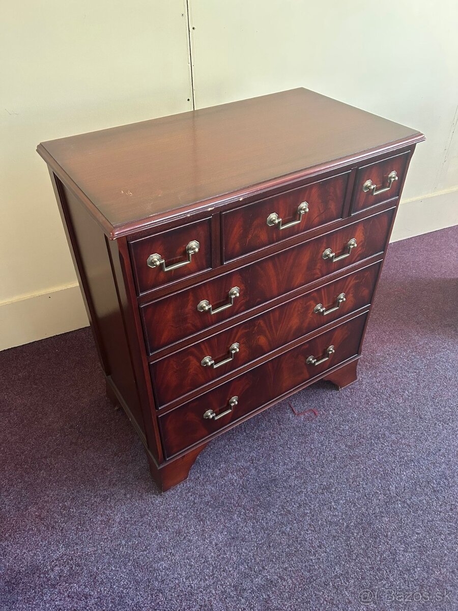 Starožitný nábytek - 16