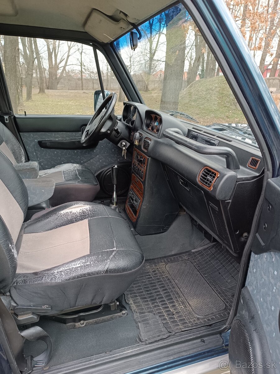 Predám Hyundai Galloper 2,5tdi Intercooler 4x4 - 16