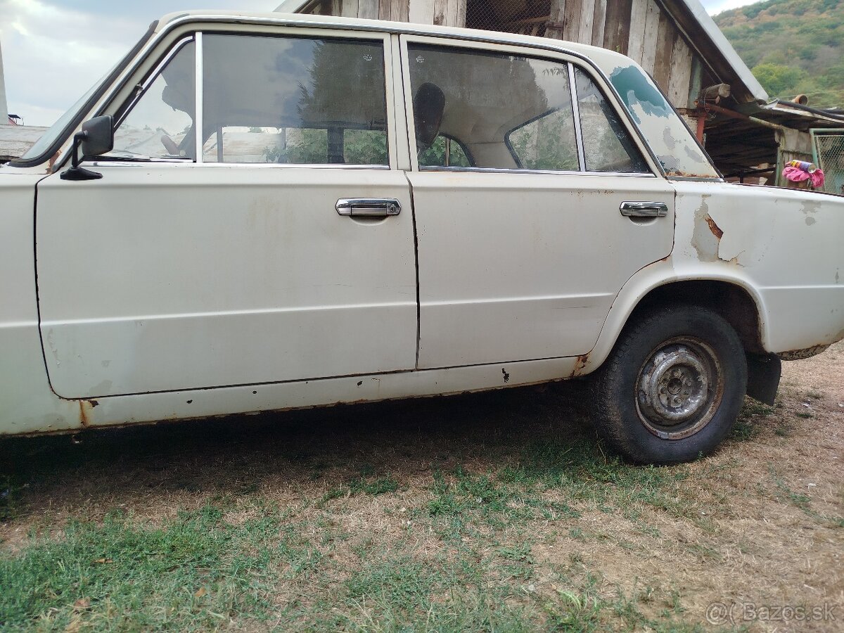 Predám dve auta Lada 2101 - 16