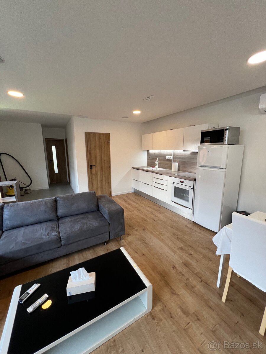 Prenajom 3izboveho bytu - 16