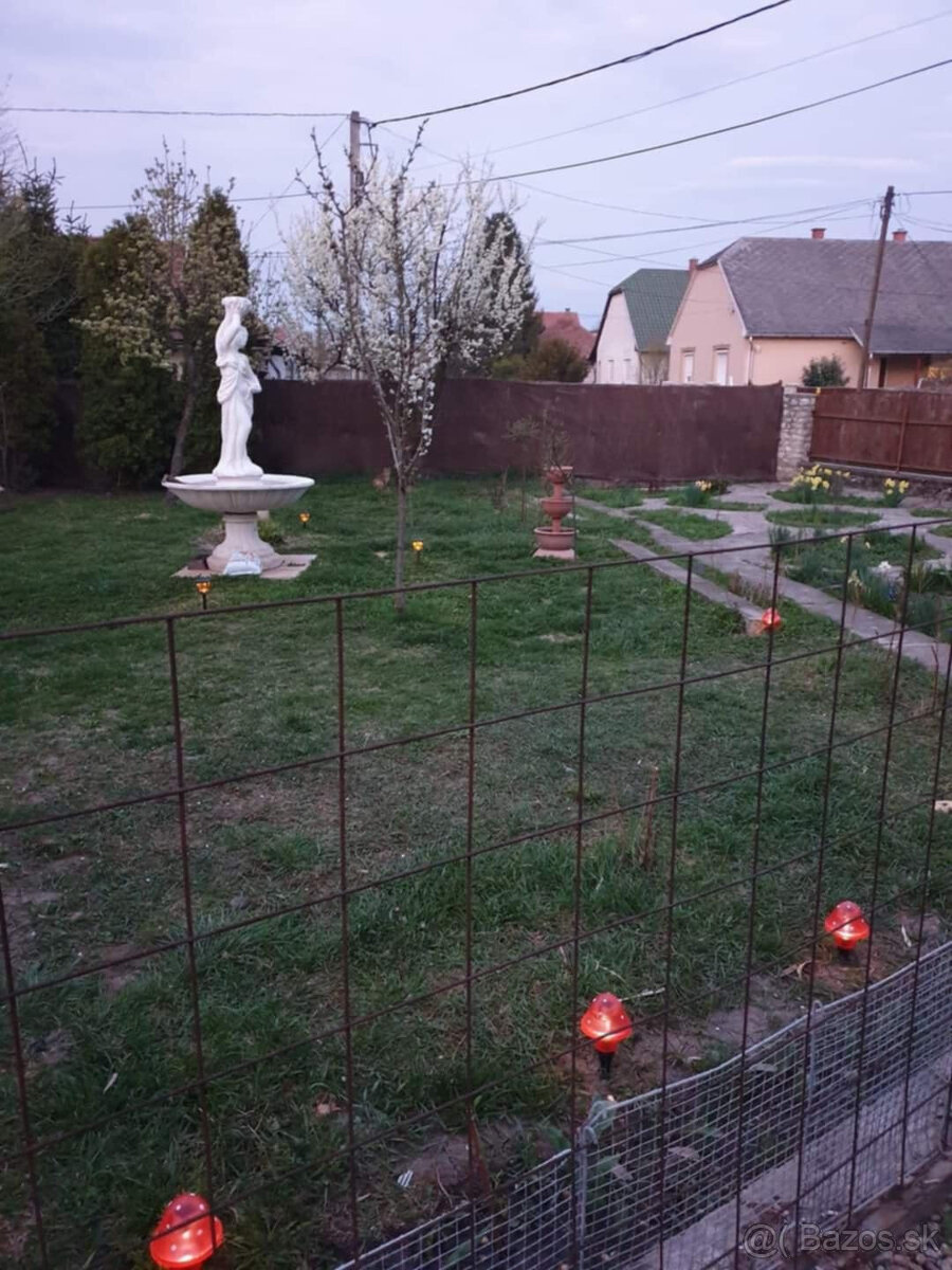 Priestranný rodinný dom s predajňou v mestečku Szikszó - 16