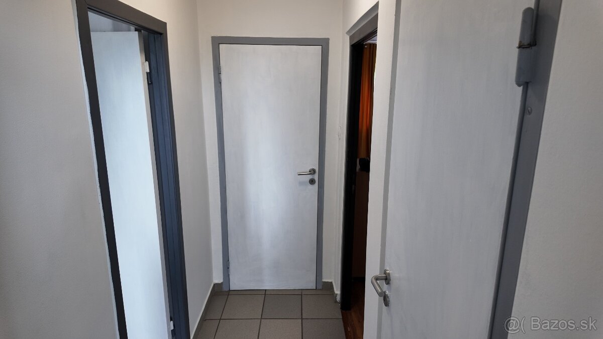 3izb byt so zariadením a lodžiou v kľudnom okolí - 16