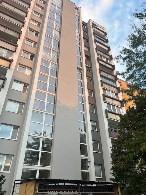 Novo zrekonštr. 2 izb. byt s loggiou, P.Horova - 16