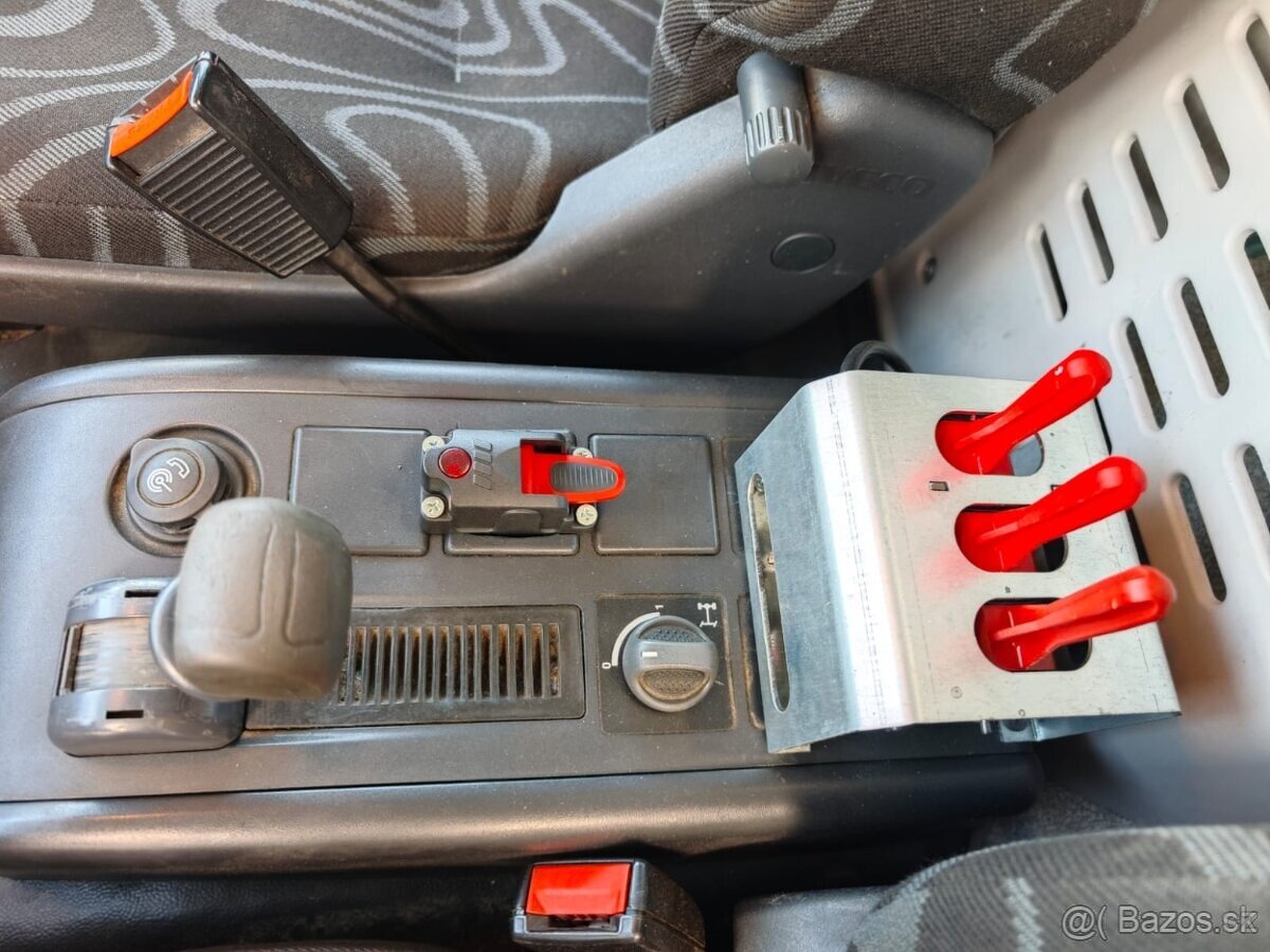 Iveco Eurocargo 120E18, nový 8t hákový nosič - 16