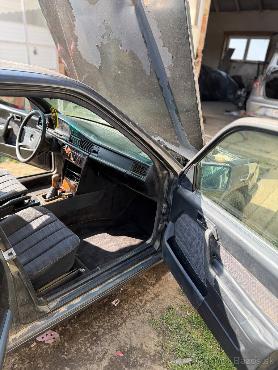 Mercedes Benz 190 E W201 2.5D - 16