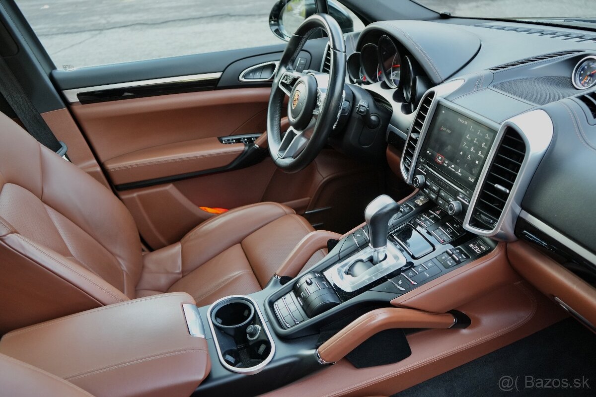 Porsche Cayenne II 2016 3.0TDI Platinum edition - 16