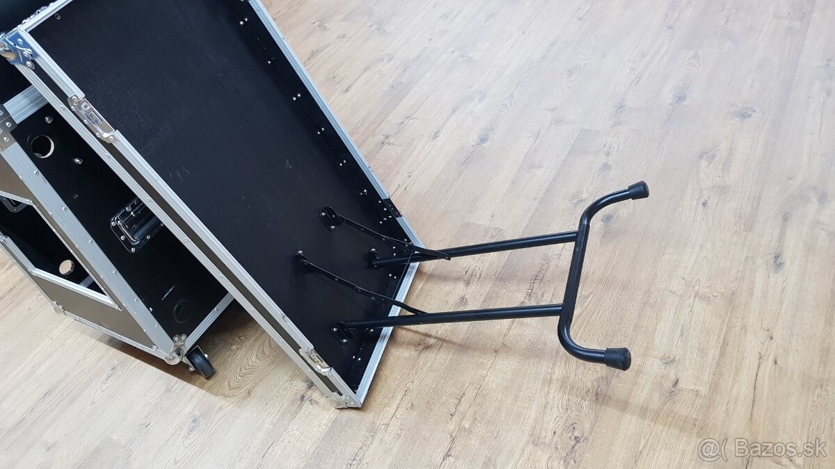 Predam Pult pre DJ alebo zvukára - 16