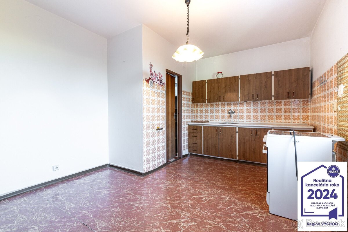 5 izbový rodinný dom, Košice–Západ, Terasa - 16