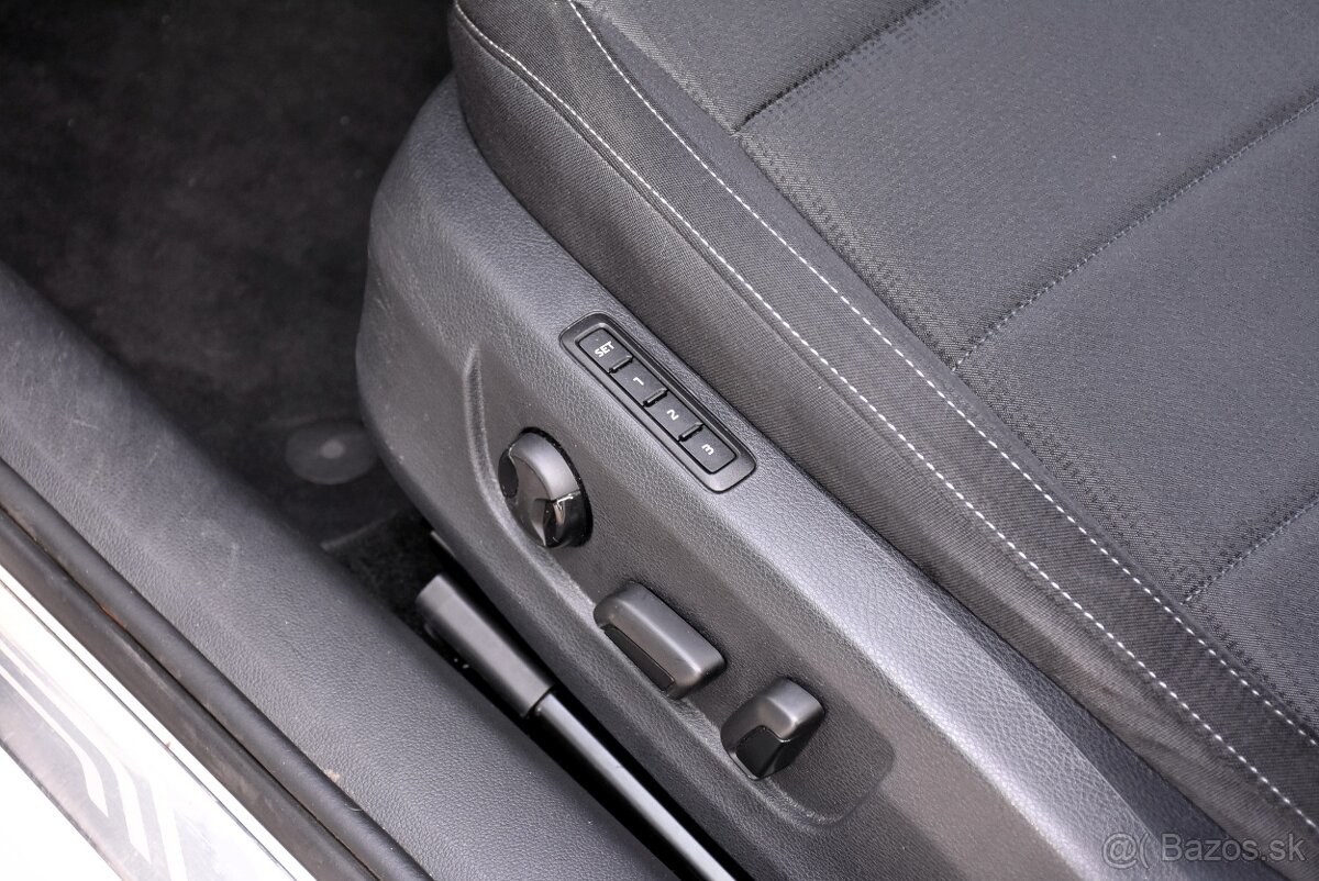 Škoda Superb 2.0 TDI DSG NAVI_KAMERA_VYHREVY SR 2019 DPH - 16