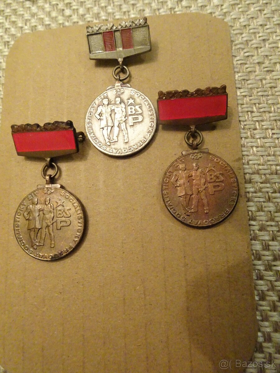 Predám rôzne odznaky, aj Brigáda socialistickej práce. - 16