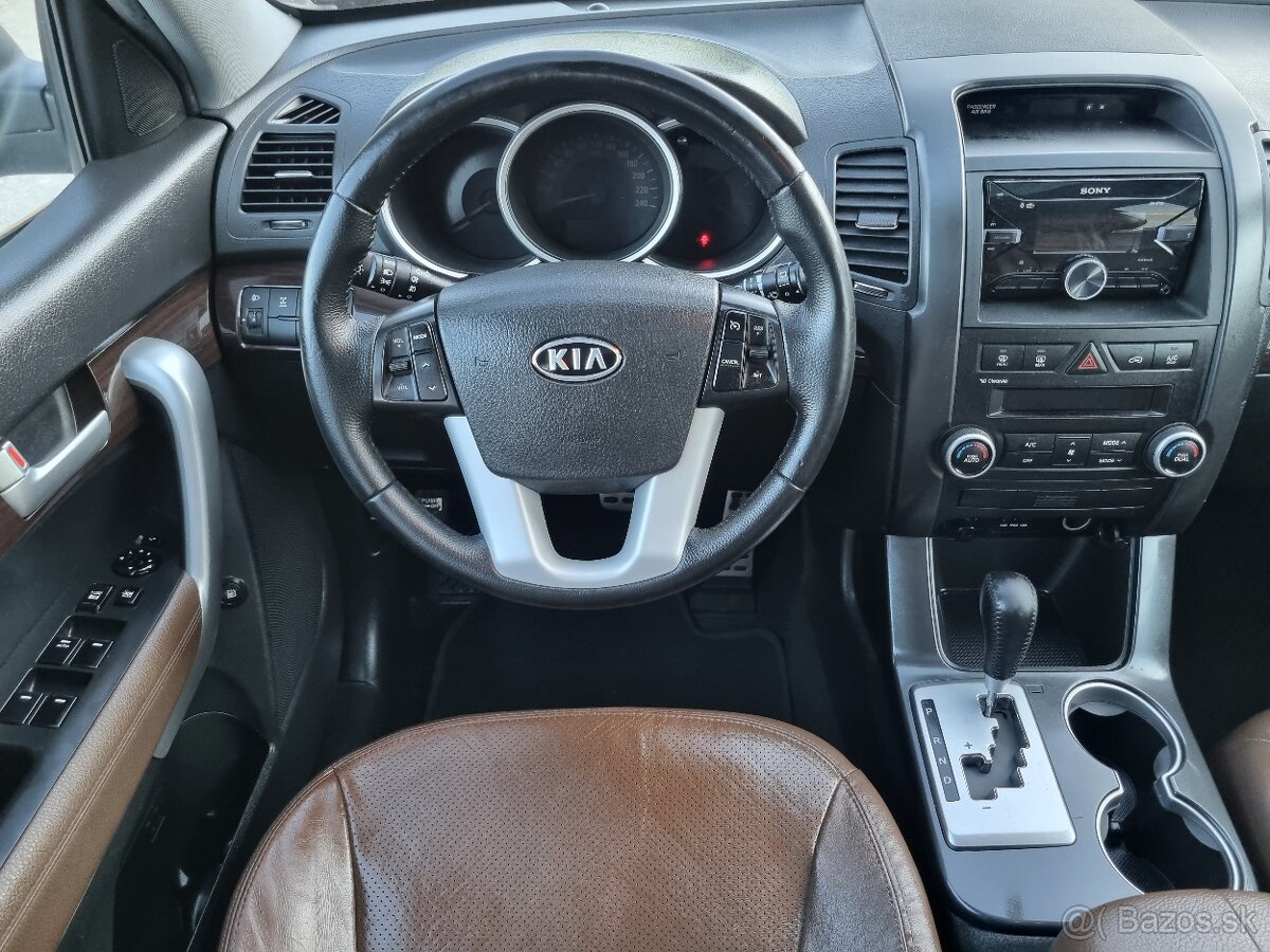 KIA SORENTO 2,2CRDi 4x4 7MIESTNE - 16