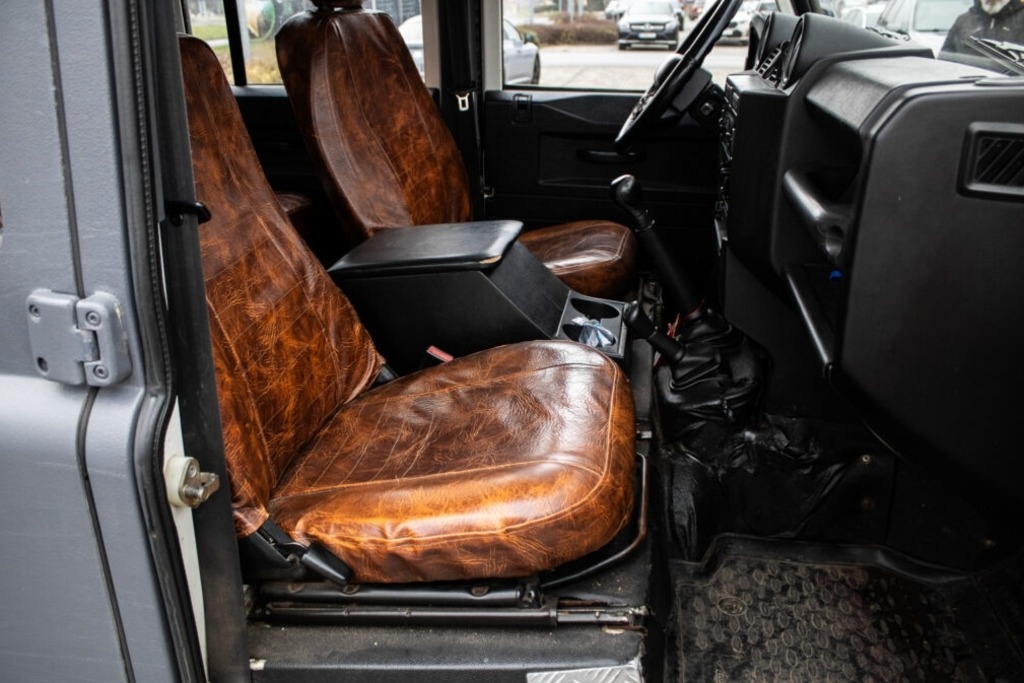 Land Rover Defender 110 SW, 90kW, (2007) - 16