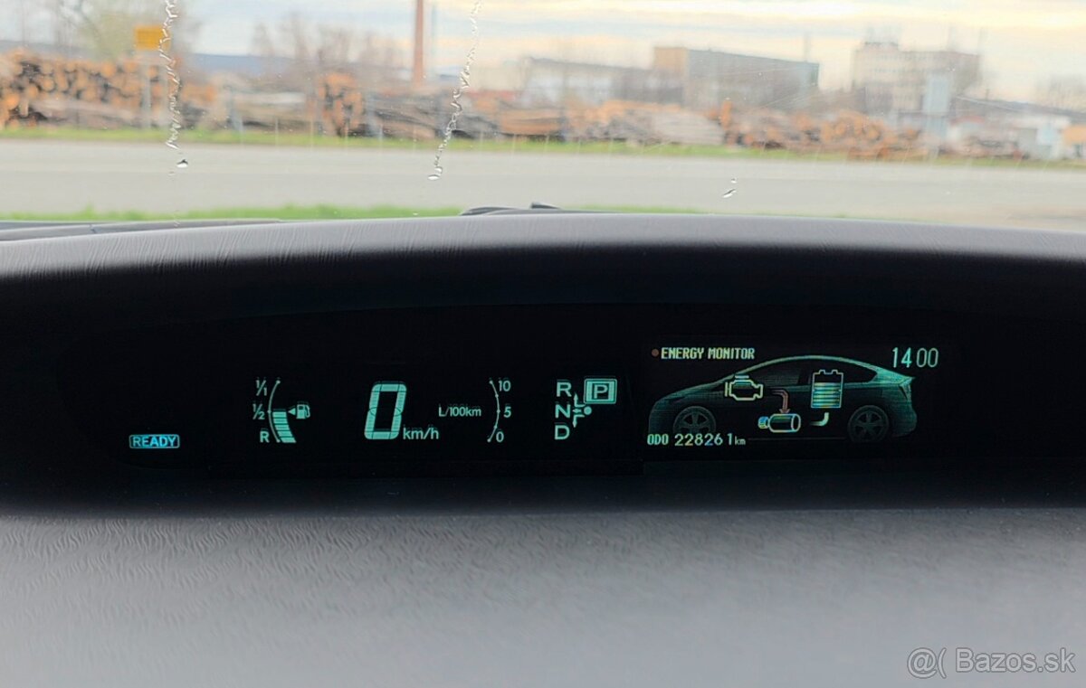 Toyota PRIUS 3 Hybrid Executive 11/2012 - 16