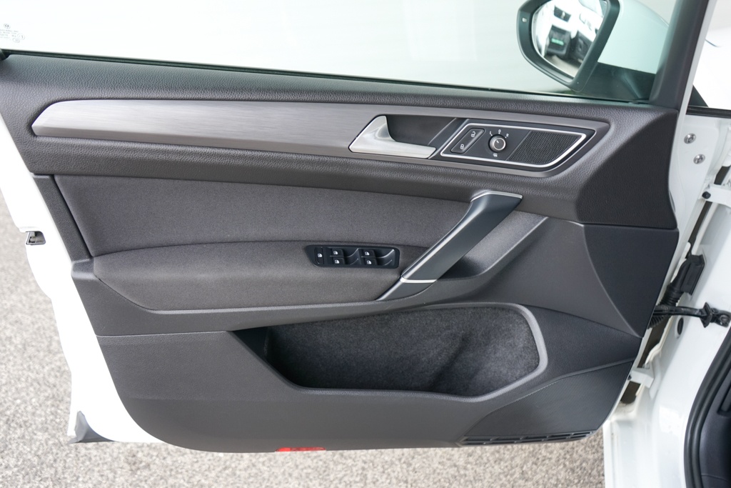 26-Volkswagen, Golf, 2018, nafta, 1.6 TDI Comfortline,85kw - 16