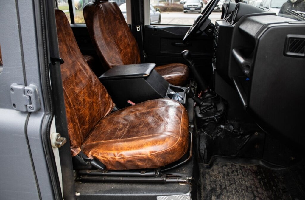 Land Rover Defender 110 SW, 90kW, (2007) - 16