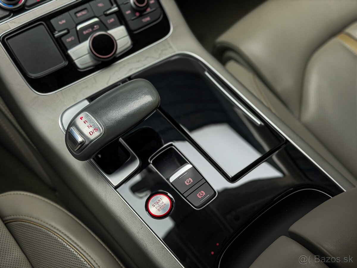 Audi S8 PLUS Quattro - 16
