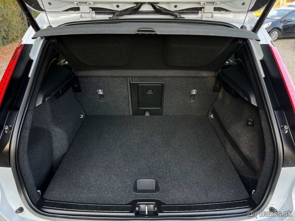 Volvo XC40 D3 Momentum AWD A/T - 16