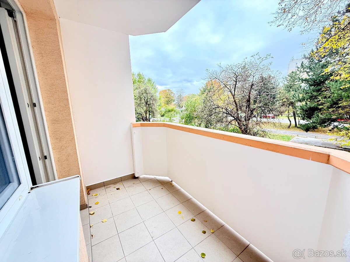 CreeX Reality - svetlý zrekonštruovaný 1-izbový byt - 16