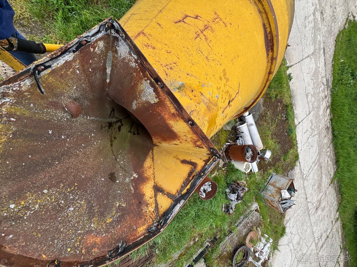 Predávam plášte disky kolesá na Poľno náradie stroje - 16