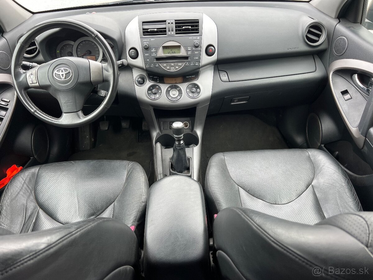 Toyota RAV4 2.2 D-4D 180 X+ - 16