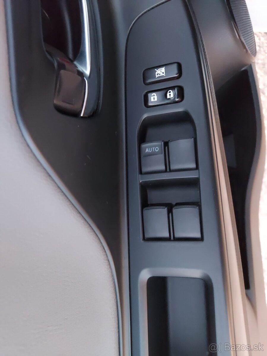 Toyota Yaris 1.33l benzín, 74 kW – výborný stav, plná výbava - 16