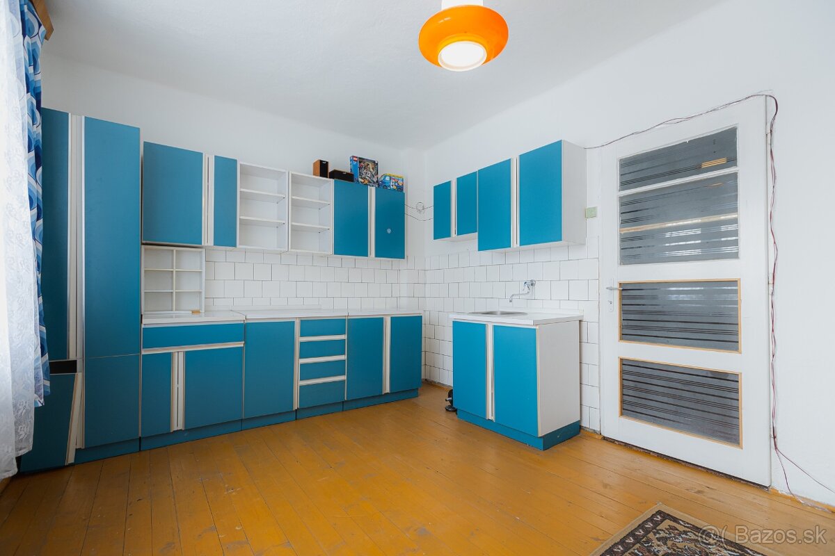 Rodinný dom s veľkým pozemkom vo Valaskej Dubovej - 16