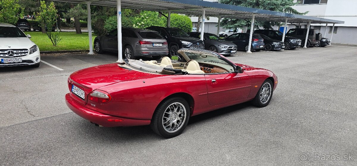 Jaguar XK8 V8 Convertible - 16